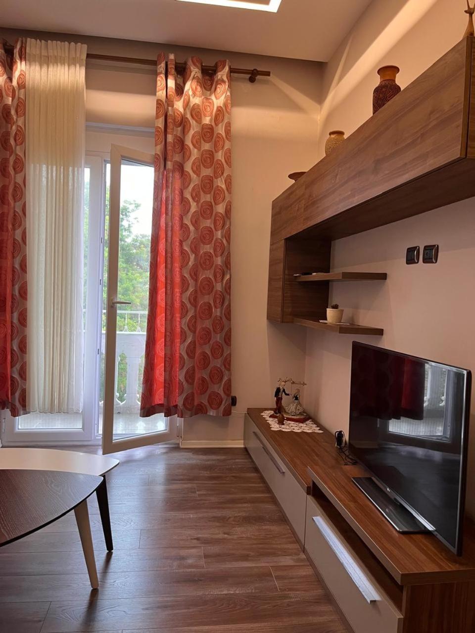 Lukas Apartament Vollga دراس المظهر الخارجي الصورة